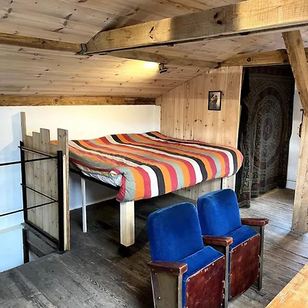 La Grange Cirque Feriehus Uza